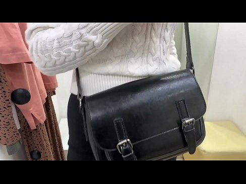 ❤️ Ëffentlech Masturbatioun vu jonke Bitch FeralBerry mat engem Dildo am Fittingsraum ️ Sexvideo bei eis lb.dewporn.ru